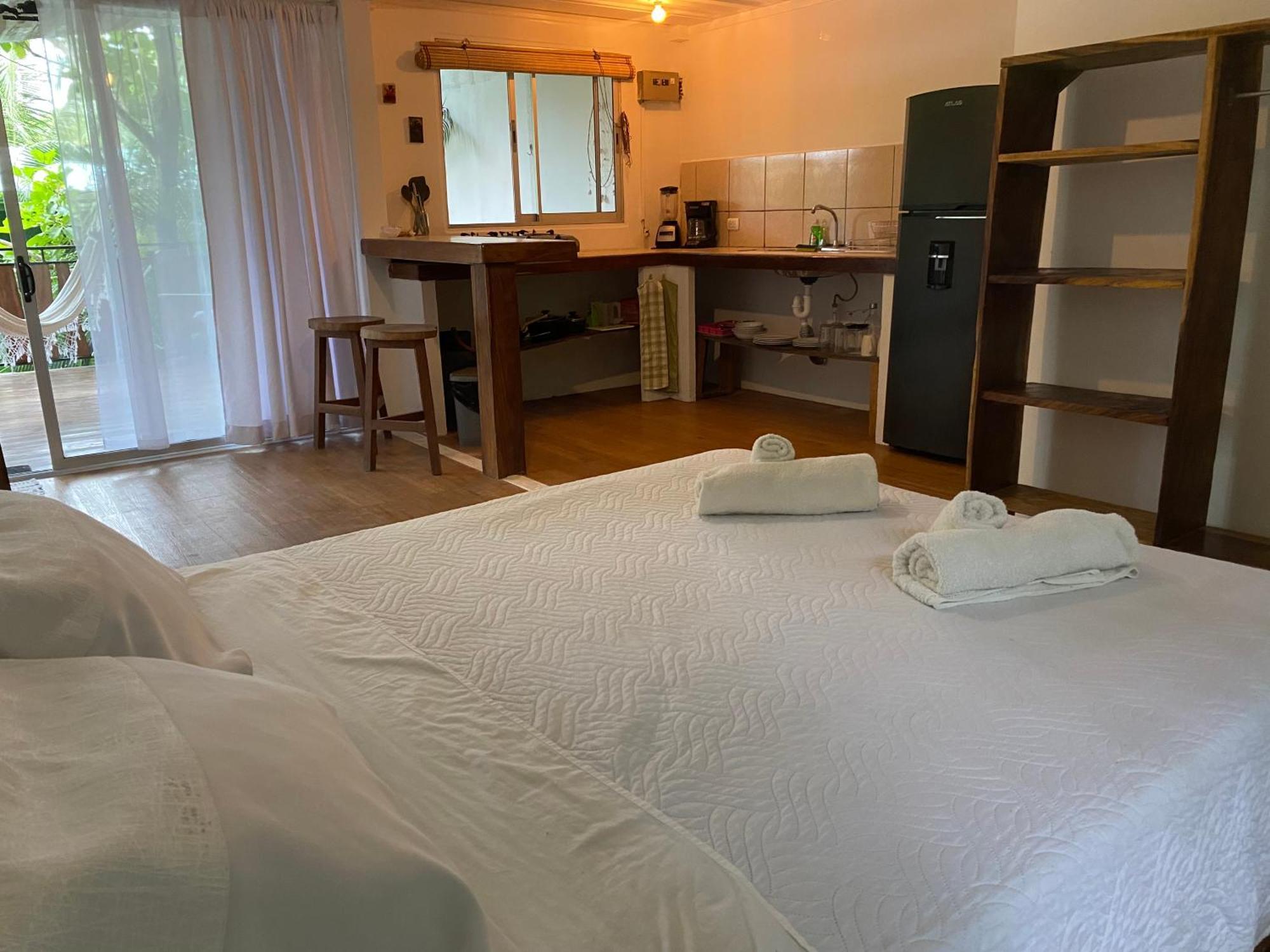 Nahele Lodge Playa Santa Teresa  Екстериор снимка